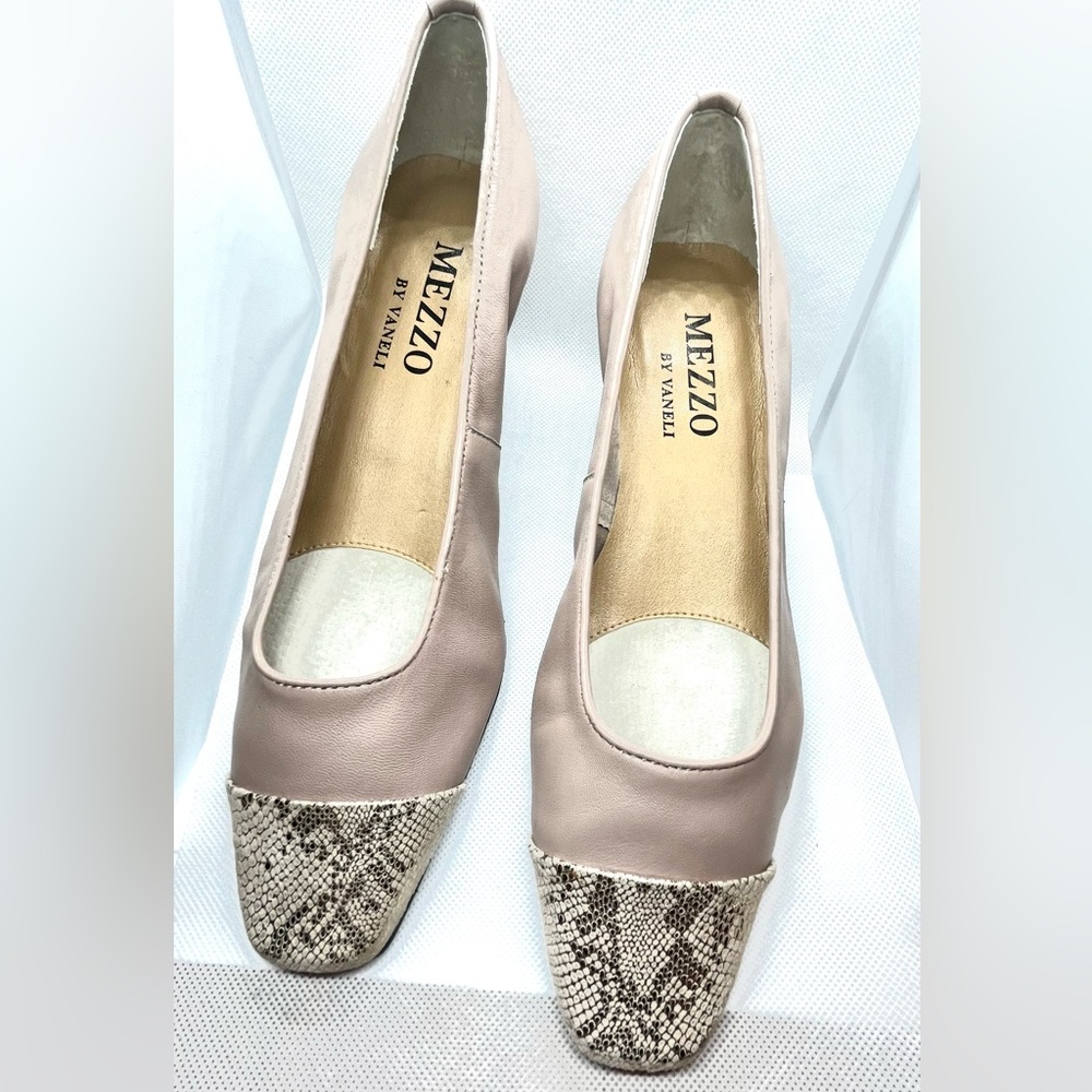MEZZO by Vaneli Square Toe Metallic Reptile Taupe Pink Heels Size 7WW